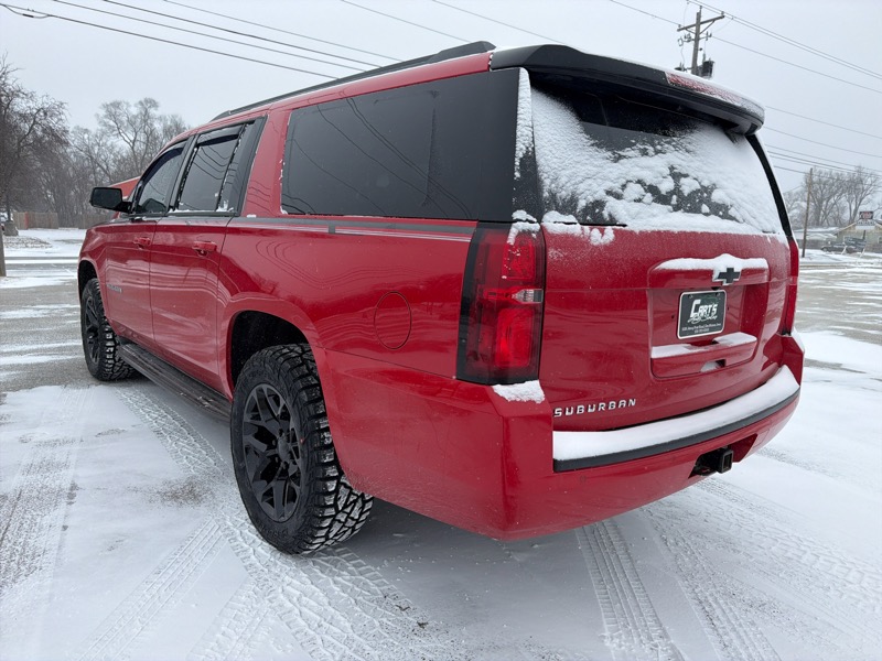 Chevrolet Suburban LT 1500 4WD 2015