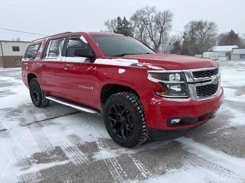 Chevrolet Suburban LT 1500 4WD 2015