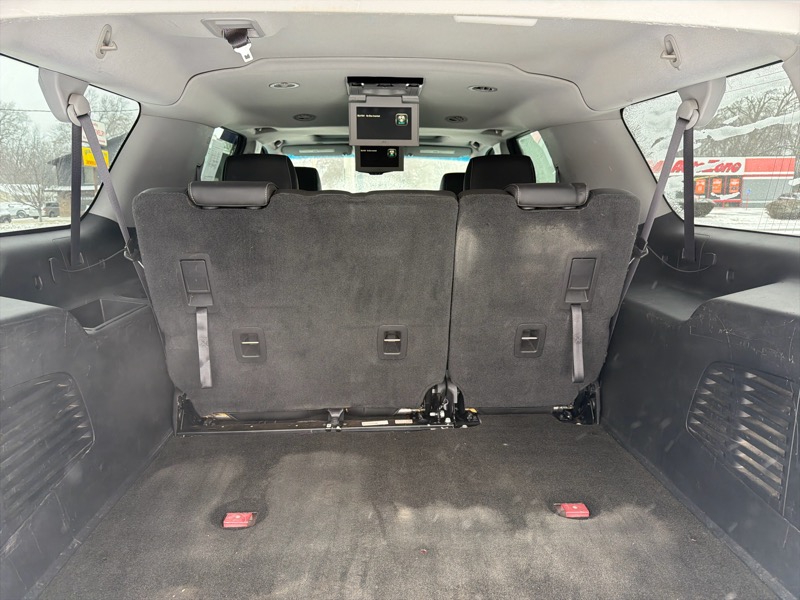 Chevrolet Suburban LT 1500 4WD 2015