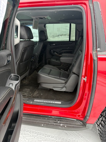 Chevrolet Suburban LT 1500 4WD 2015