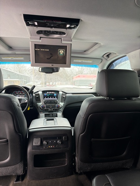 Chevrolet Suburban LT 1500 4WD 2015