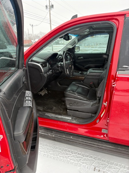 Chevrolet Suburban LT 1500 4WD 2015