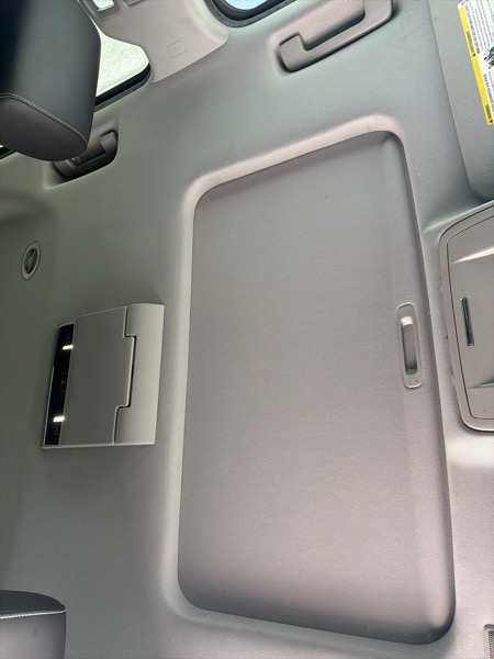 Chevrolet Suburban LT 1500 4WD 2015