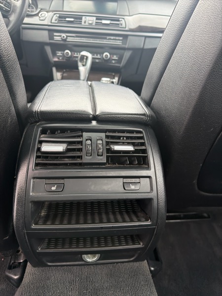 BMW 5-Series 535i xDrive 2012