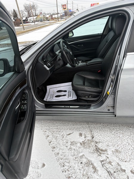 BMW 5-Series 535i xDrive 2012