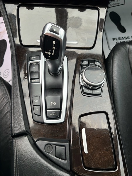 BMW 5-Series 535i xDrive 2012