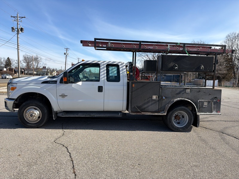 Ford F-350 SD Lariat SuperCab Long Bed DRW 4WD 2013