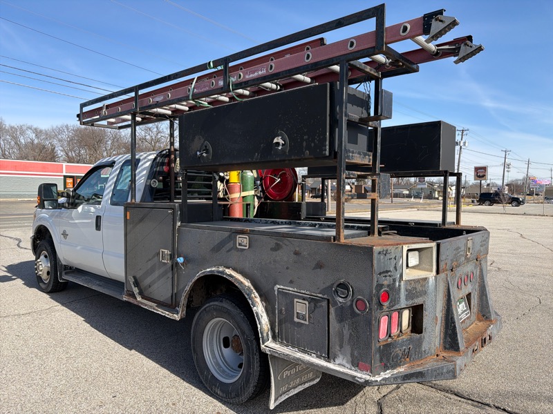 Ford F-350 SD Lariat SuperCab Long Bed DRW 4WD 2013