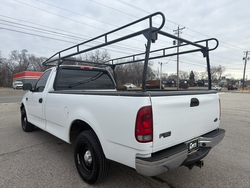 Ford F-150 2WD Reg Cab 122.5" XL 2000