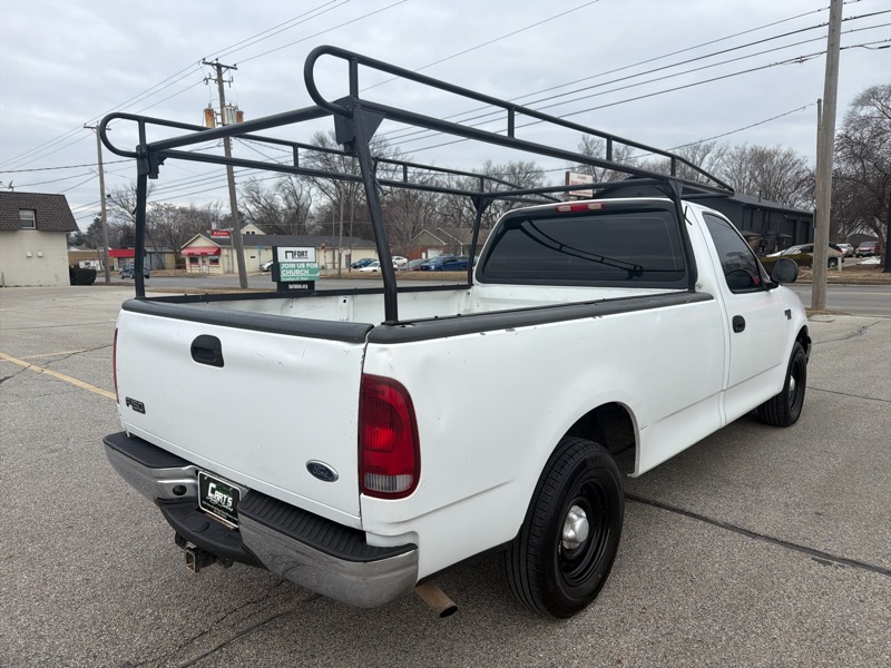 Ford F-150 2WD Reg Cab 122.5" XL 2000