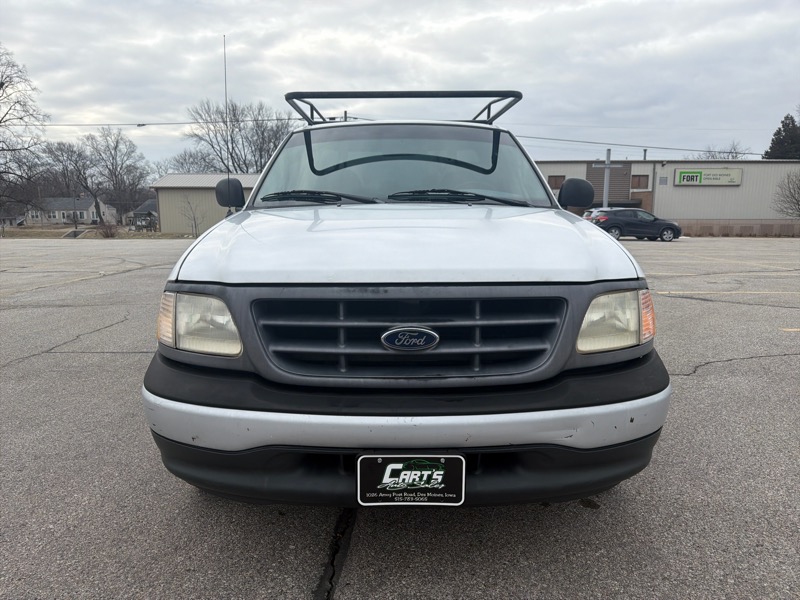 Ford F-150 2WD Reg Cab 122.5" XL 2000