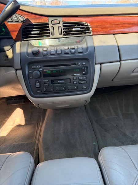 Cadillac DeVille Sedan 2002