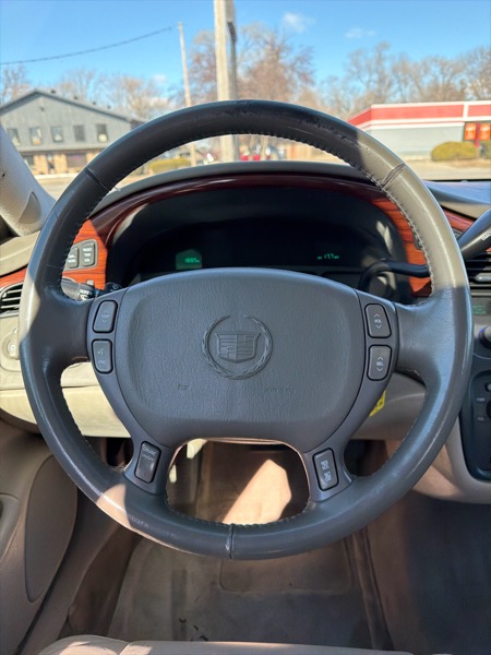 Cadillac DeVille Sedan 2002