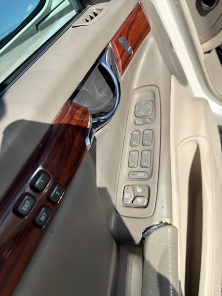 Cadillac DeVille Sedan 2002