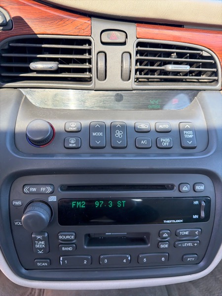 Cadillac DeVille Sedan 2002