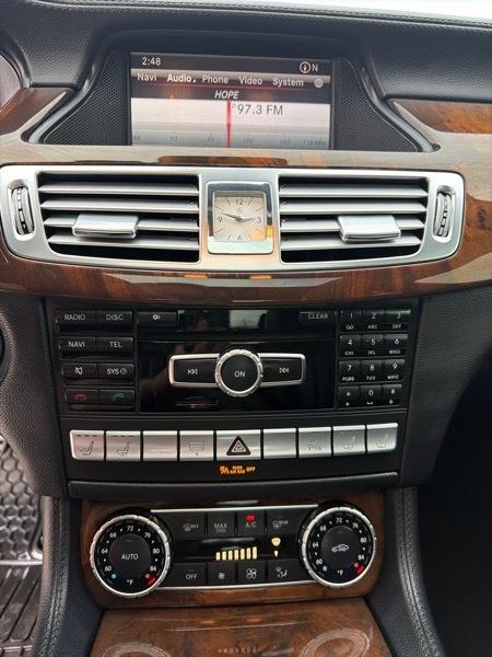 Mercedes-Benz CLS-Class CLS550 4MATIC 2013