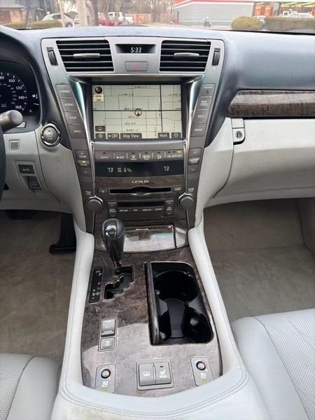 Lexus LS 460 Luxury Sedan 2008