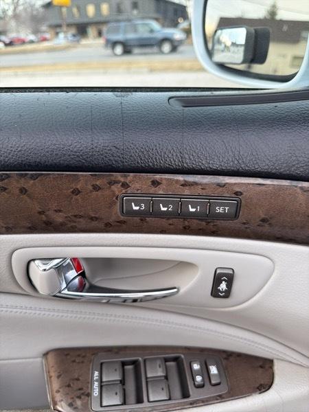 Lexus LS 460 Luxury Sedan 2008