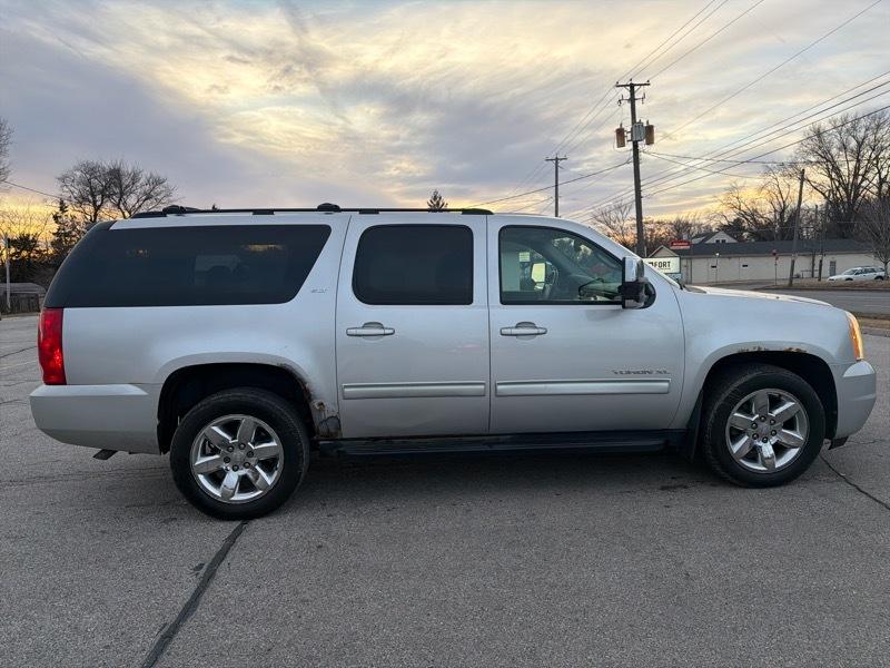GMC Yukon XL SLT-1 1/2 Ton 4WD 2010