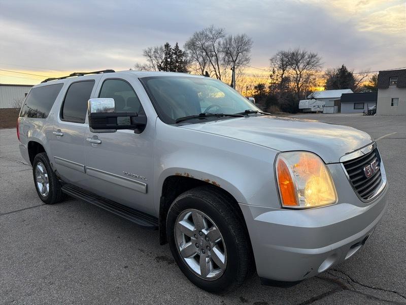 GMC Yukon XL SLT-1 1/2 Ton 4WD 2010