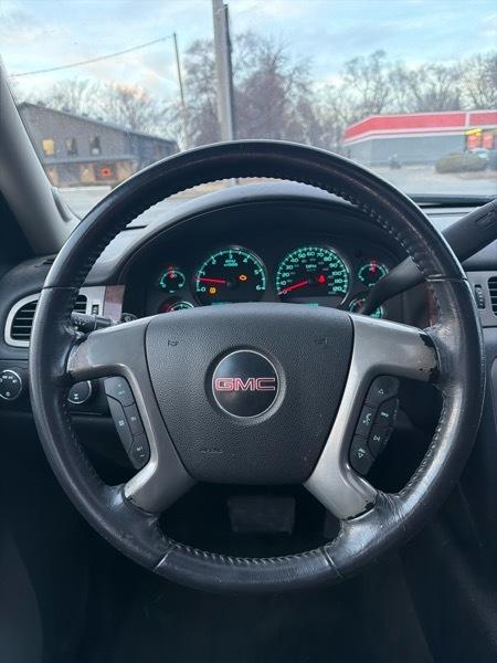 GMC Yukon XL SLT-1 1/2 Ton 4WD 2010