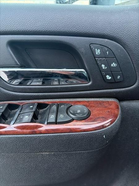 GMC Yukon XL SLT-1 1/2 Ton 4WD 2010