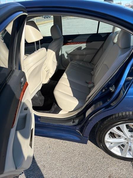 Subaru Legacy 2.5i Limited 2011