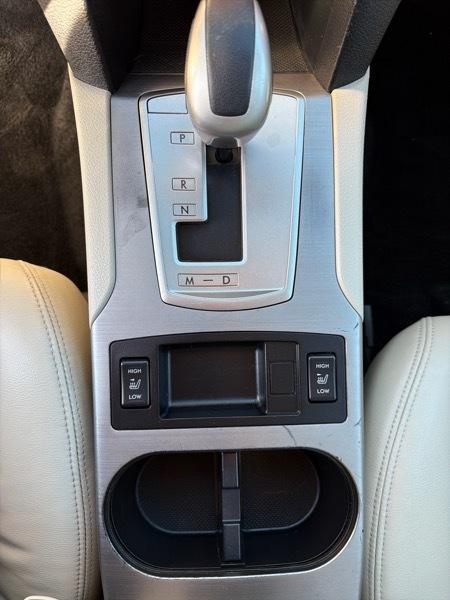 Subaru Legacy 2.5i Limited 2011