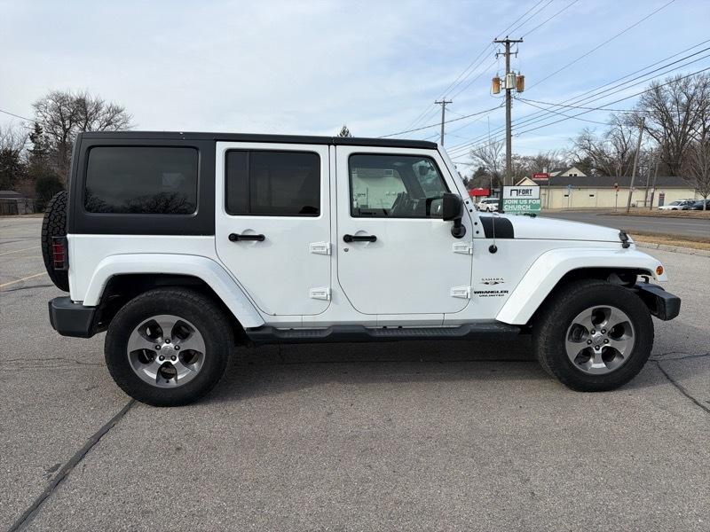 Jeep Wrangler Unlimited Sahara 4WD 2017