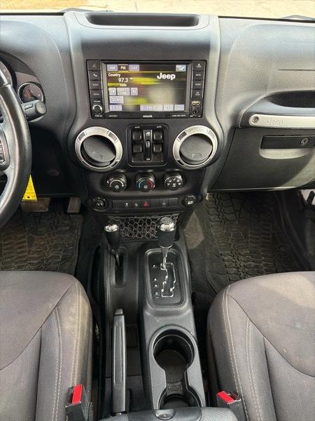 Jeep Wrangler Unlimited Sahara 4WD 2017