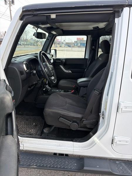 Jeep Wrangler Unlimited Sahara 4WD 2017