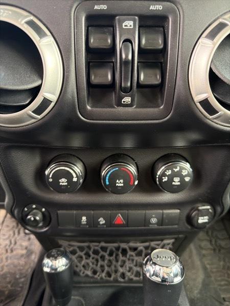 Jeep Wrangler Unlimited Sahara 4WD 2017