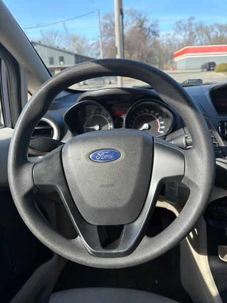 Ford Fiesta S Sedan 2013