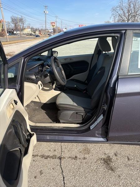 Ford Fiesta S Sedan 2013