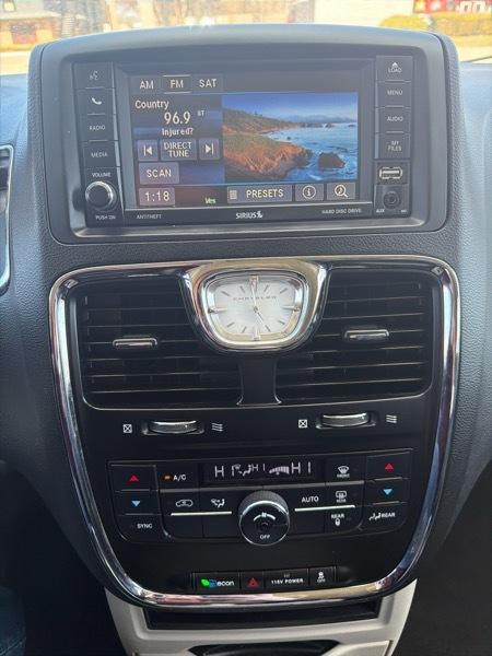 Chrysler Town & Country Touring 2014