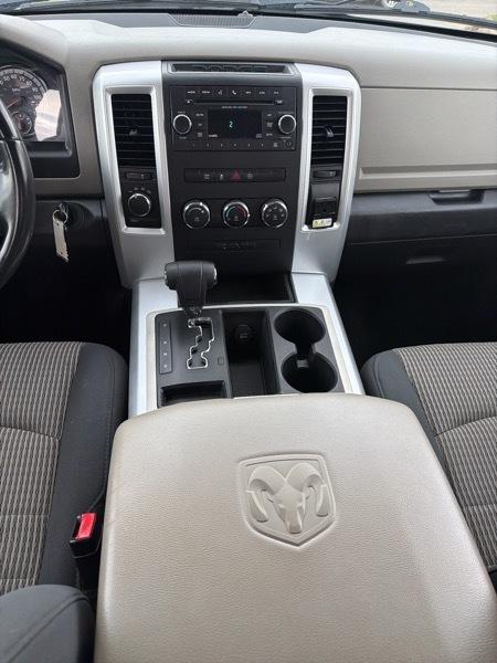 RAM 1500 SLT Crew Cab 4WD 2012