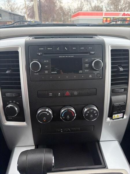 RAM 1500 SLT Crew Cab 4WD 2012