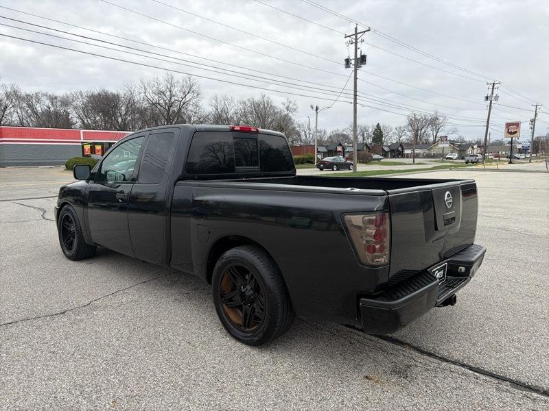 Nissan Titan XE King Cab 2WD 2005