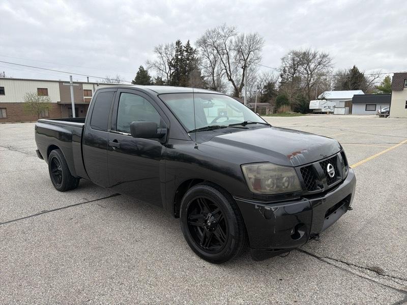 Nissan Titan XE King Cab 2WD 2005
