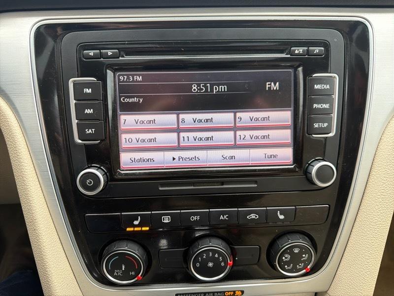 Volkswagen Passat 2.0L TDI SEL Premium 2013