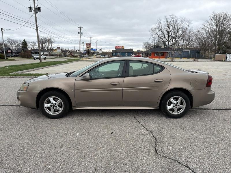 Pontiac Grand Prix Sedan 2007