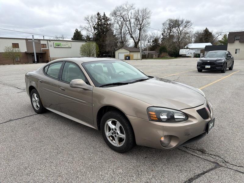 Pontiac Grand Prix Sedan 2007