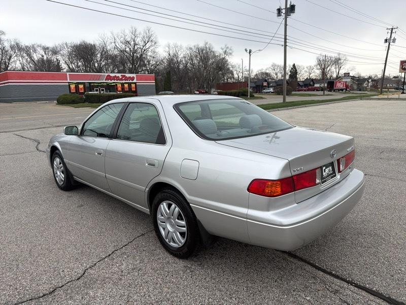 Toyota Camry LE V6 2000