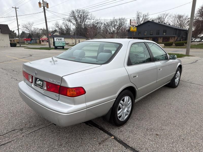 Toyota Camry LE V6 2000