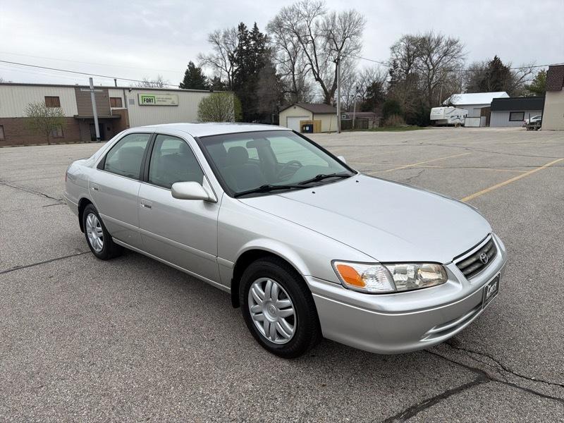 Toyota Camry LE V6 2000