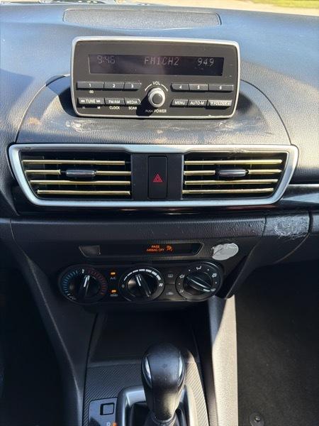 Mazda MAZDA3 i Sport AT 5-Door 2014