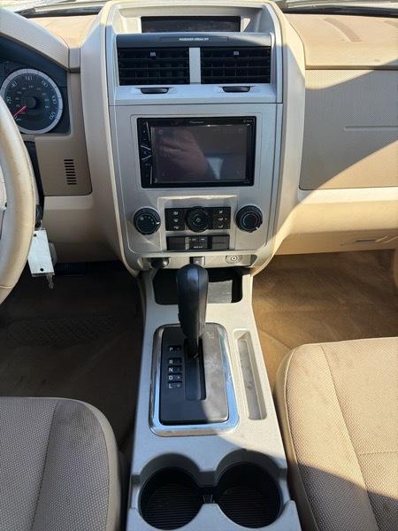 Ford Escape XLT FWD 2010