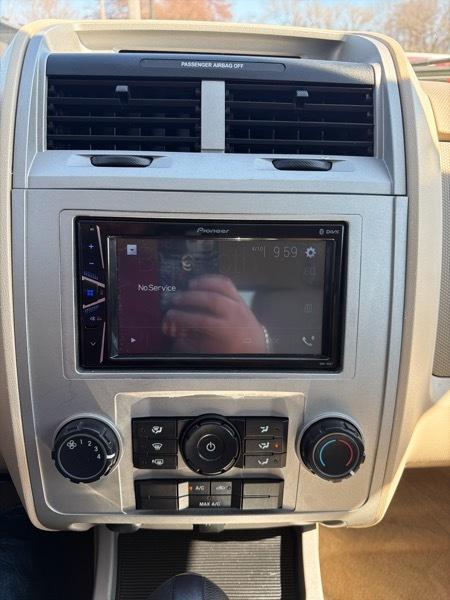 Ford Escape XLT FWD 2010