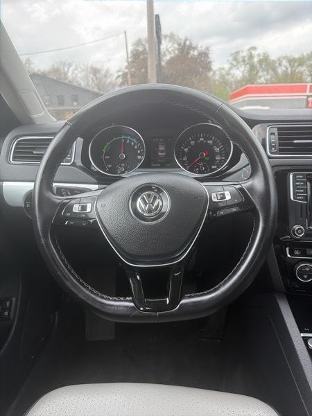 Volkswagen Jetta Hybrid SEL Premium 2016