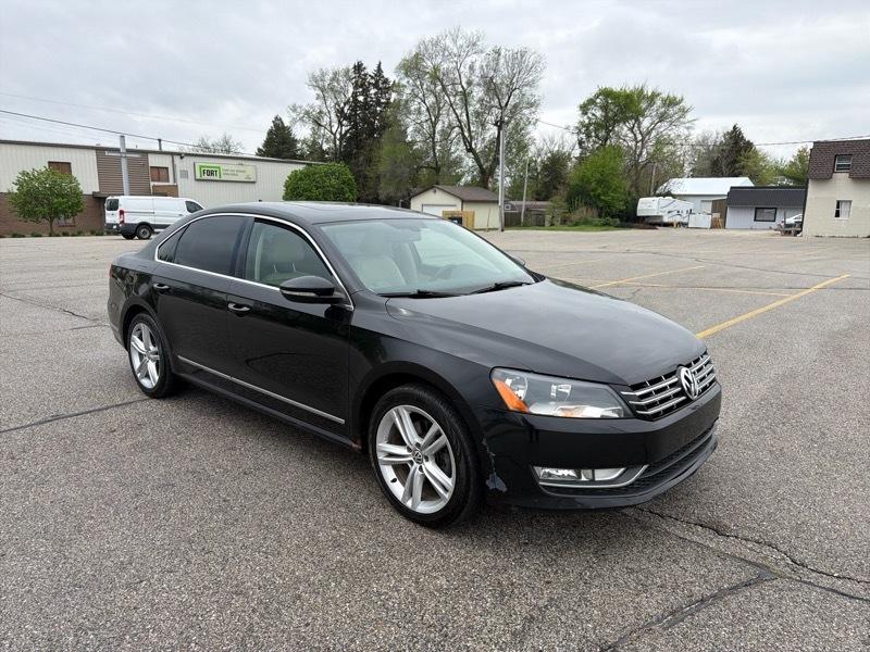 Volkswagen Passat 3.6L V6 SEL2 2012